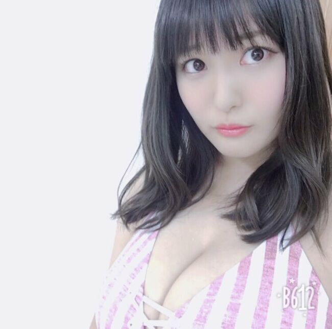 彼方美紅エロ画像129枚 Iカップ手ブラヌードやハミ乳水着グラビアなど豊満ボディグラドル集めてみた104