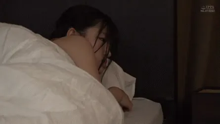 布団内セックスエロGIF004