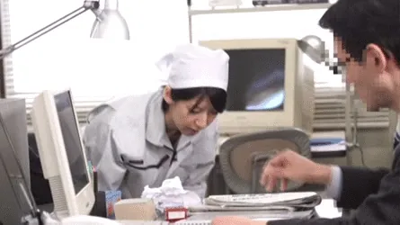トイレ清掃員エロGIF018