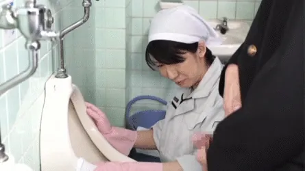 トイレ清掃員エロGIF023