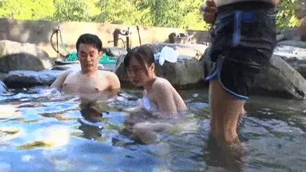 混浴人妻エロGIF画像56枚 天然から痴女まで温泉でハメられる奥様集めてみた070