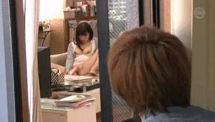 むちむち人妻エロGIF064