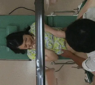 診察エロGIF053