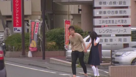 汚部屋連れ込みエロGIF001