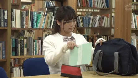小悪魔美少女エロGIF001