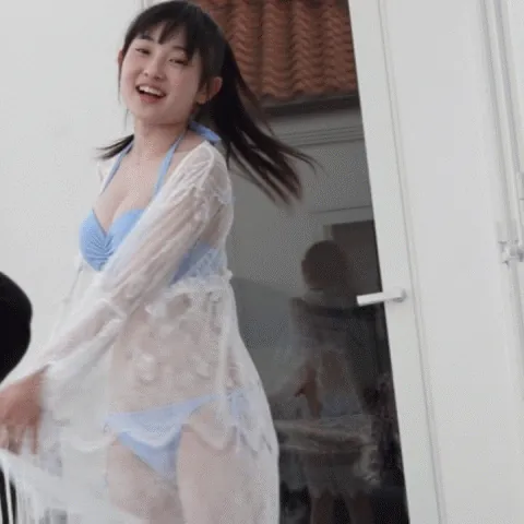黒髪美少女エロGIF001
