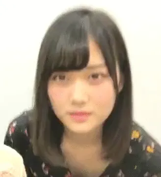 黒髪美少女エロGIF008