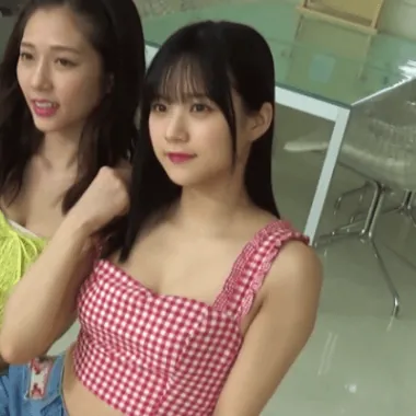 黒髪美少女エロGIF042