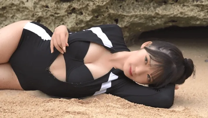 黒髪美少女エロGIF055