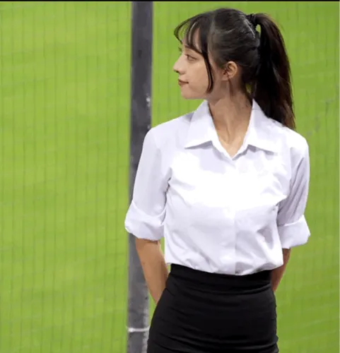 黒髪美少女エロGIF057