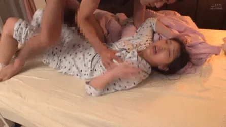 パジャマレイプエロGIF画像006