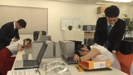 眠剤レイプエロGIF画像005