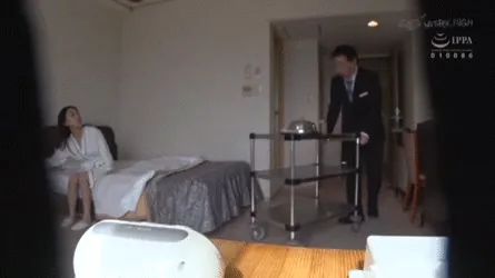 眠剤レイプエロGIF画像055