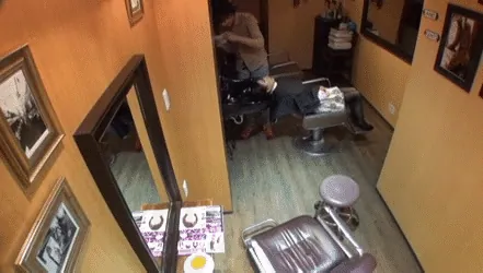 眠剤レイプエロGIF画像088