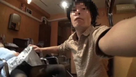 眠剤レイプエロGIF画像089