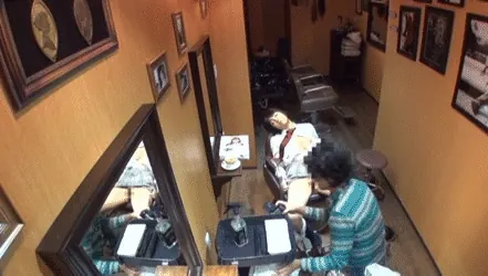 眠剤レイプエロGIF画像098