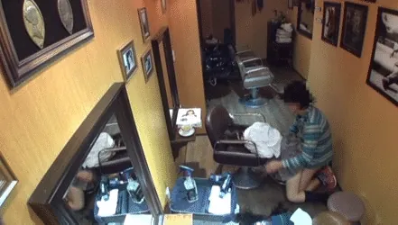 眠剤レイプエロGIF画像101