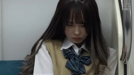 電車痴女エロGIF056