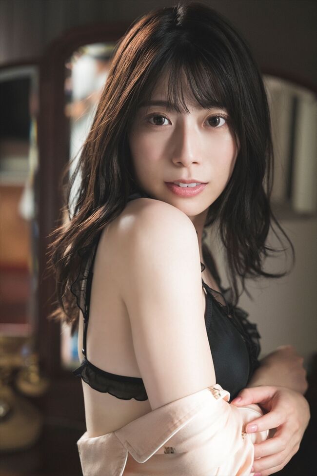 東村芽依001