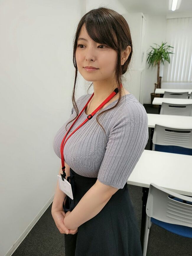 【Vol.18】チラ見不可避な着衣巨乳エロ画像100枚！072