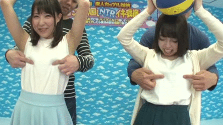 敏感な乳首をコネられ弄られ身もだえする女たちのGIF50枚027