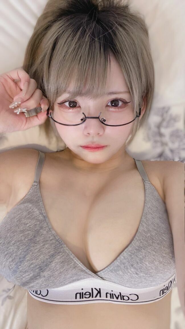 カルバンクラインと大きなおっぱいさん画像108