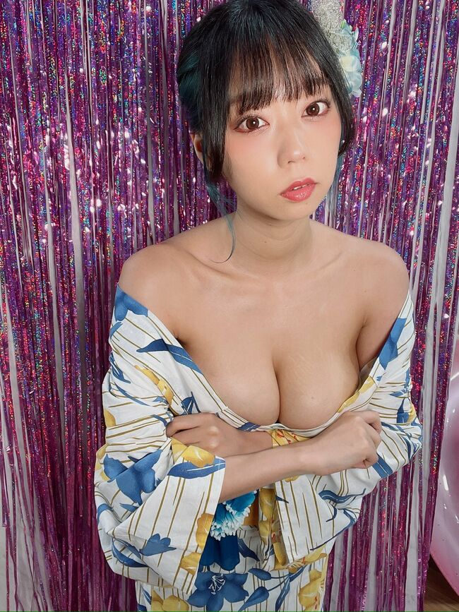 浴衣+おっぱいは水着+おっぱいと肩を並べる夏のおっぱい025