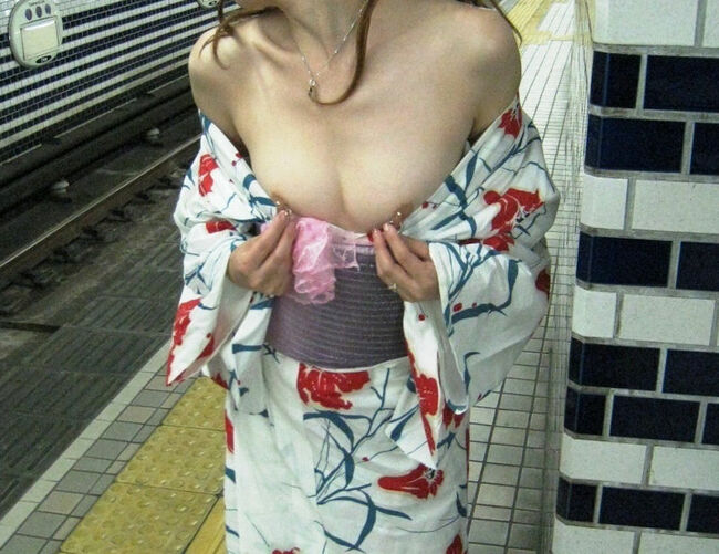 浴衣+おっぱいは水着+おっぱいと肩を並べる夏のおっぱい027