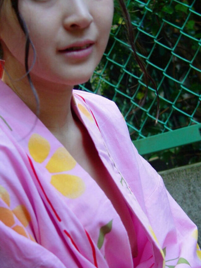 浴衣+おっぱいは水着+おっぱいと肩を並べる夏のおっぱい035