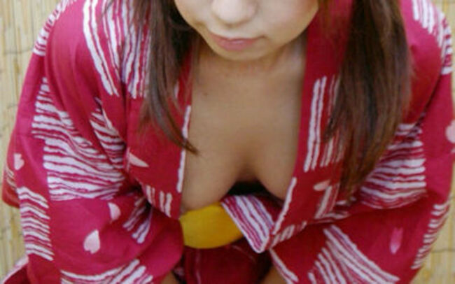 浴衣+おっぱいは水着+おっぱいと肩を並べる夏のおっぱい046