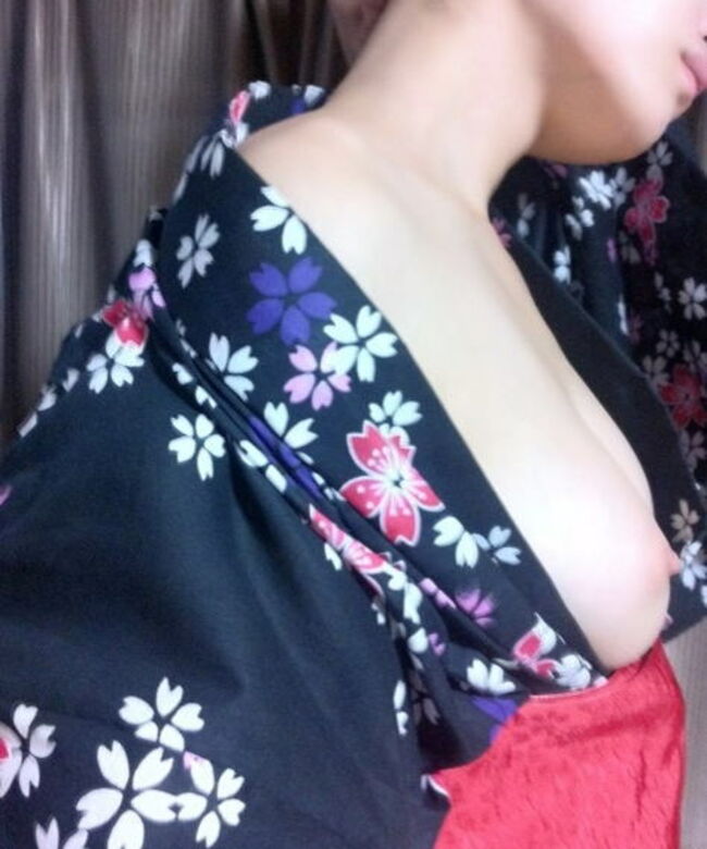 浴衣+おっぱいは水着+おっぱいと肩を並べる夏のおっぱい060