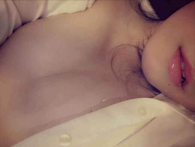 添い寝視点で見る素人のおっぱい画像45枚040