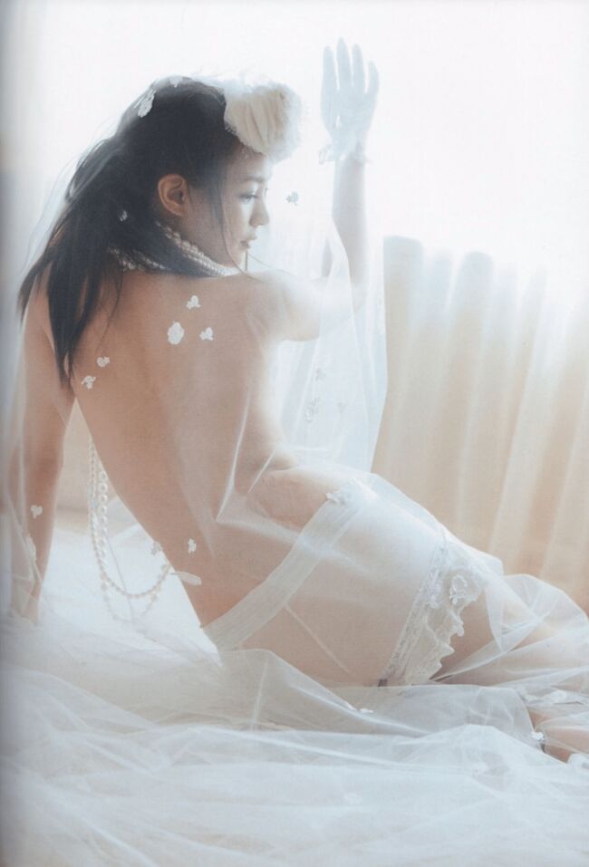国仲涼子007