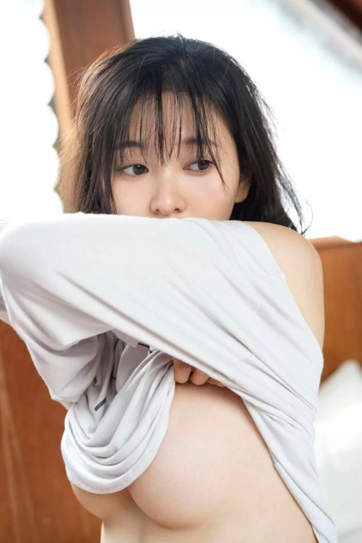 横乳は乳首を見せずにエロく感じさせるほど芸術点が高い！039