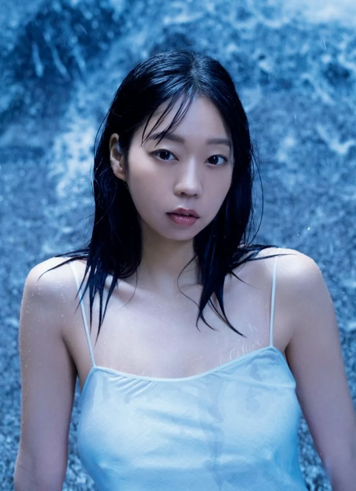 青山ひかるのおっぱい画像006