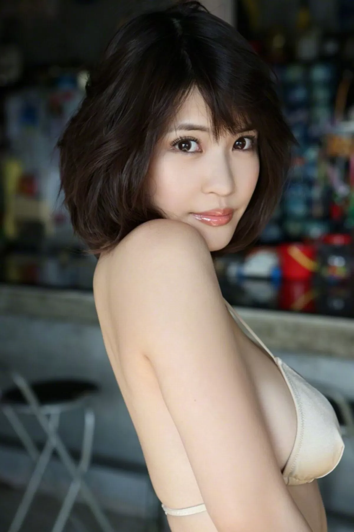 岸明日香のおっぱい画像086