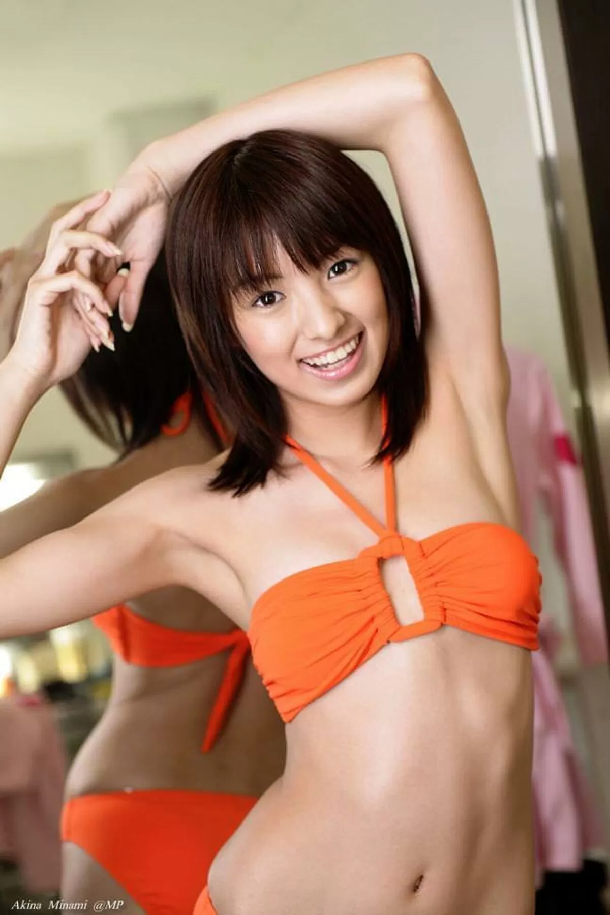 南明奈のおっぱい画像045