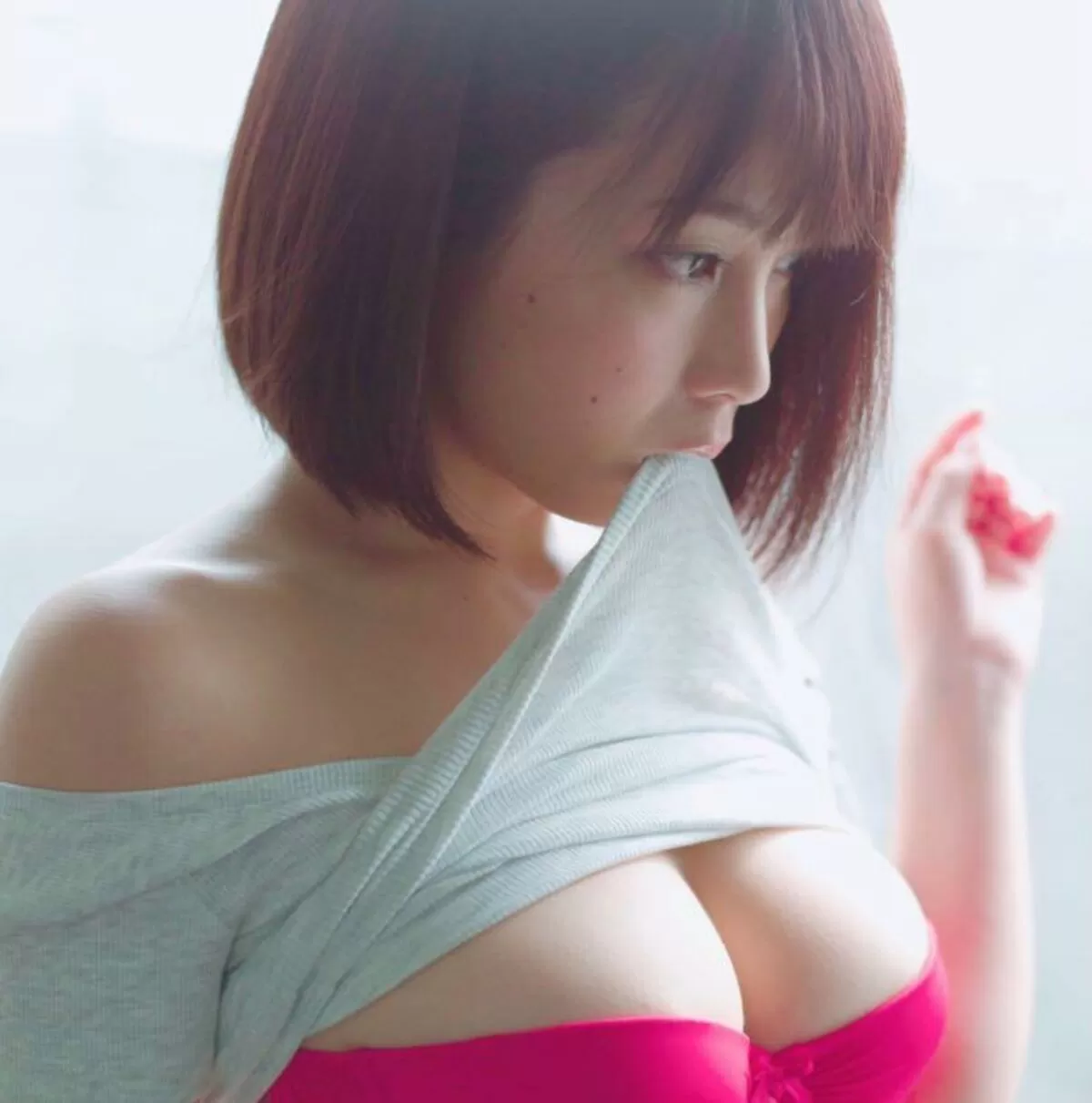 犬童美乃梨のおっぱい画像042