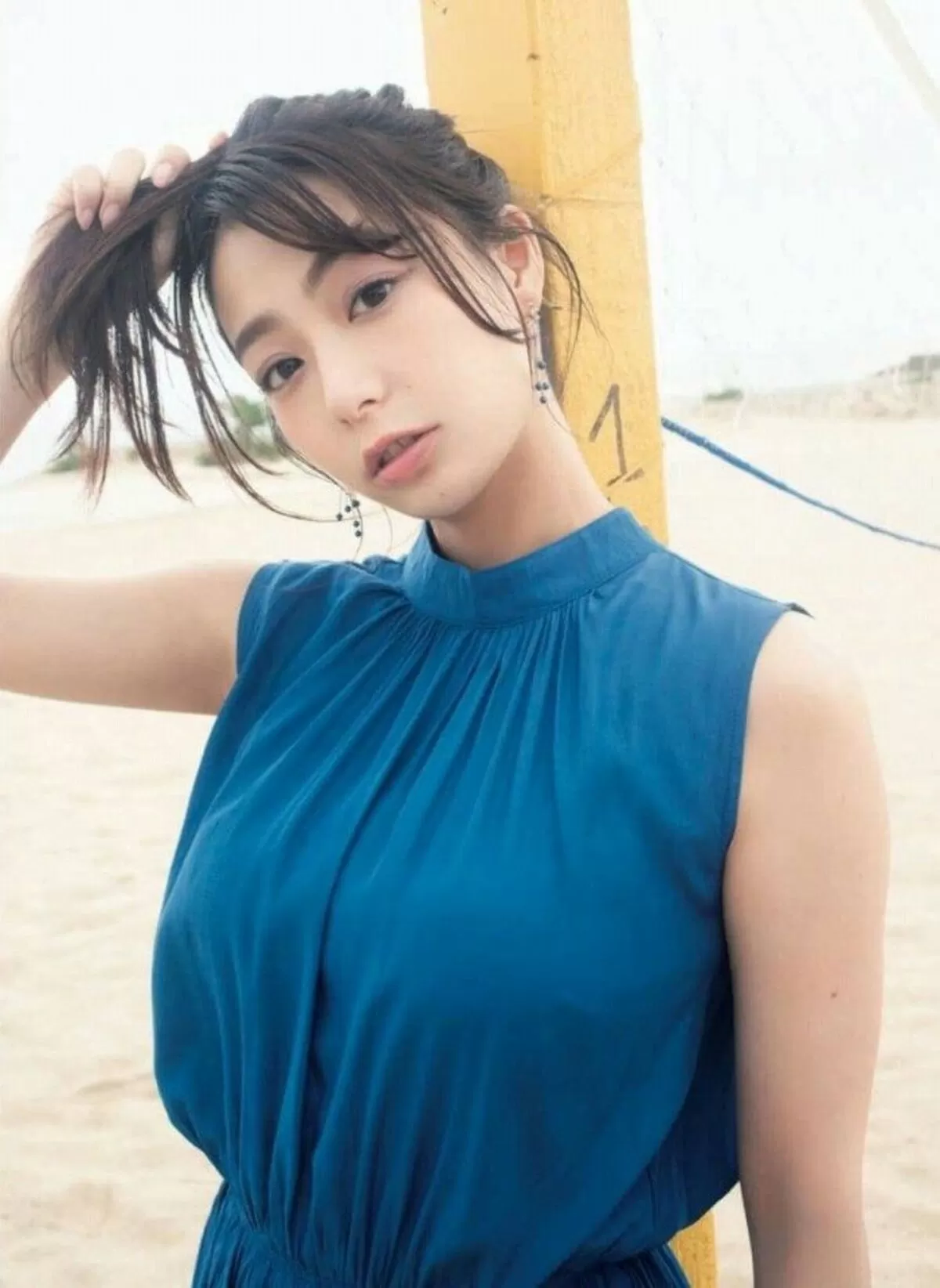 宇垣美里のおっぱい画像019