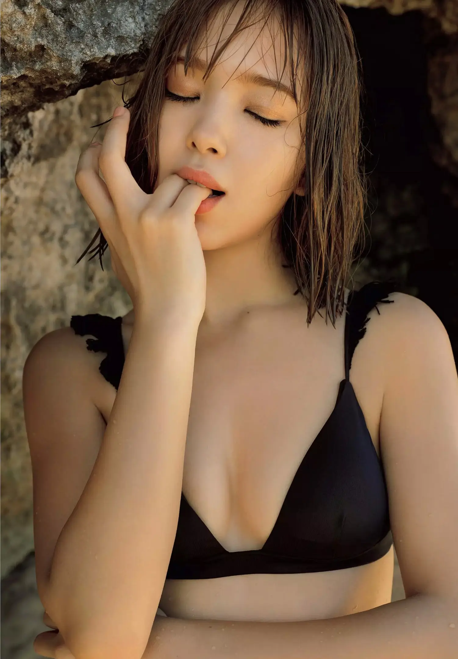 藤田ニコルのおっぱい画像024
