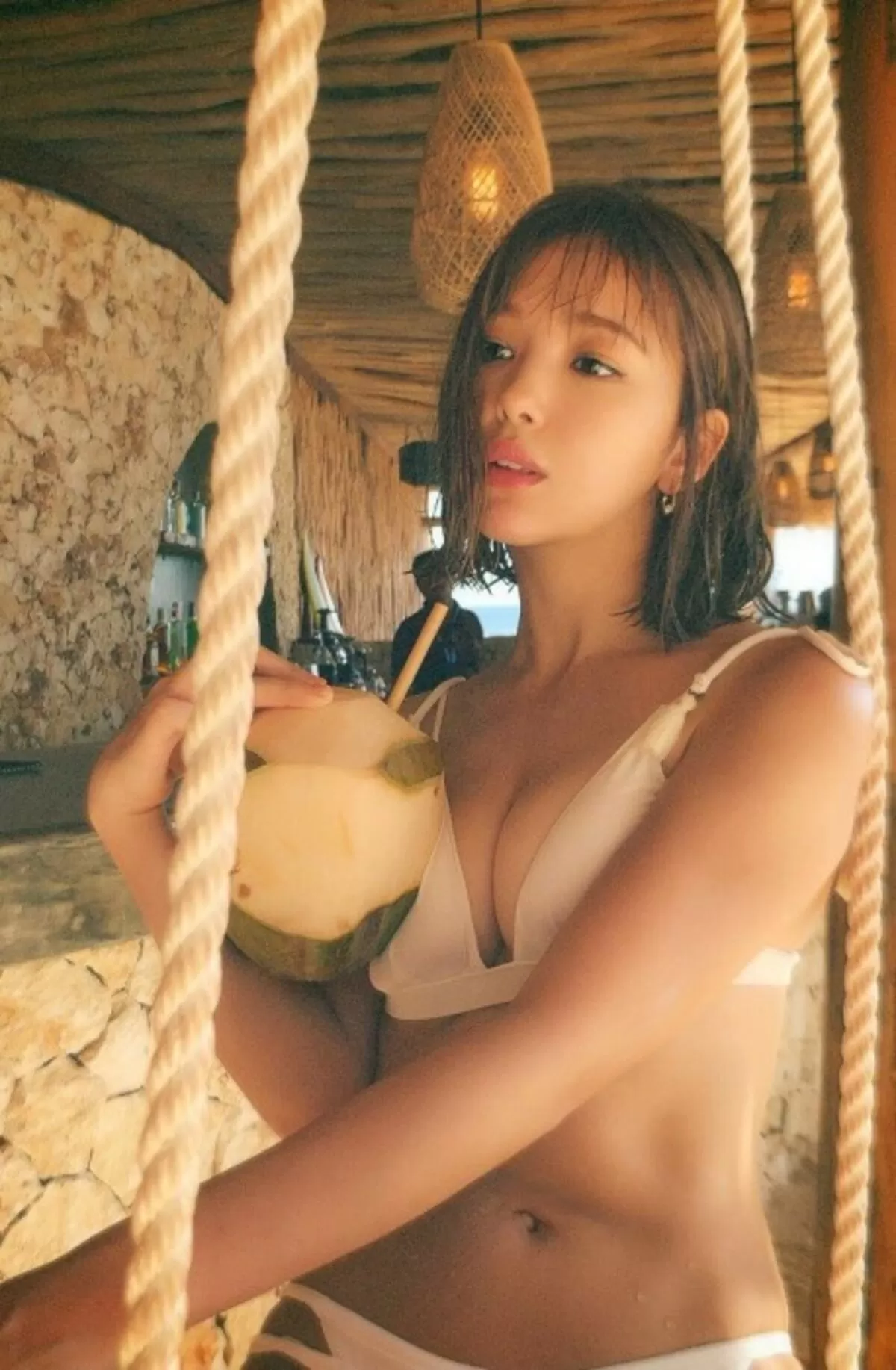 藤田ニコルのおっぱい画像046