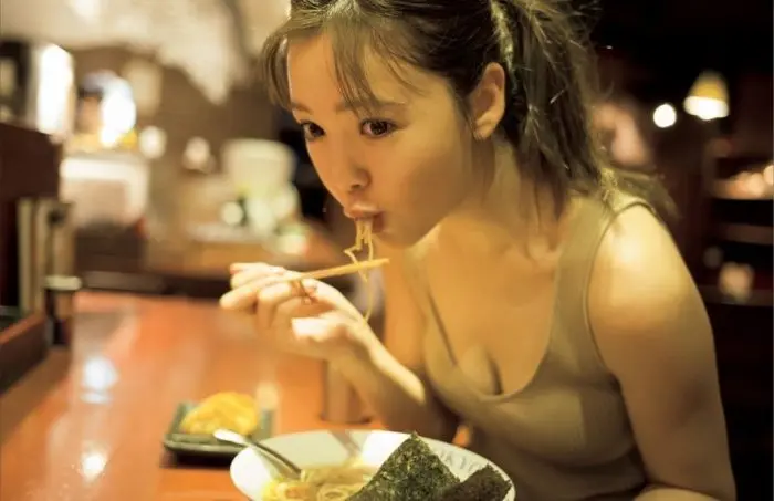 藤田ニコルのおっぱい画像061