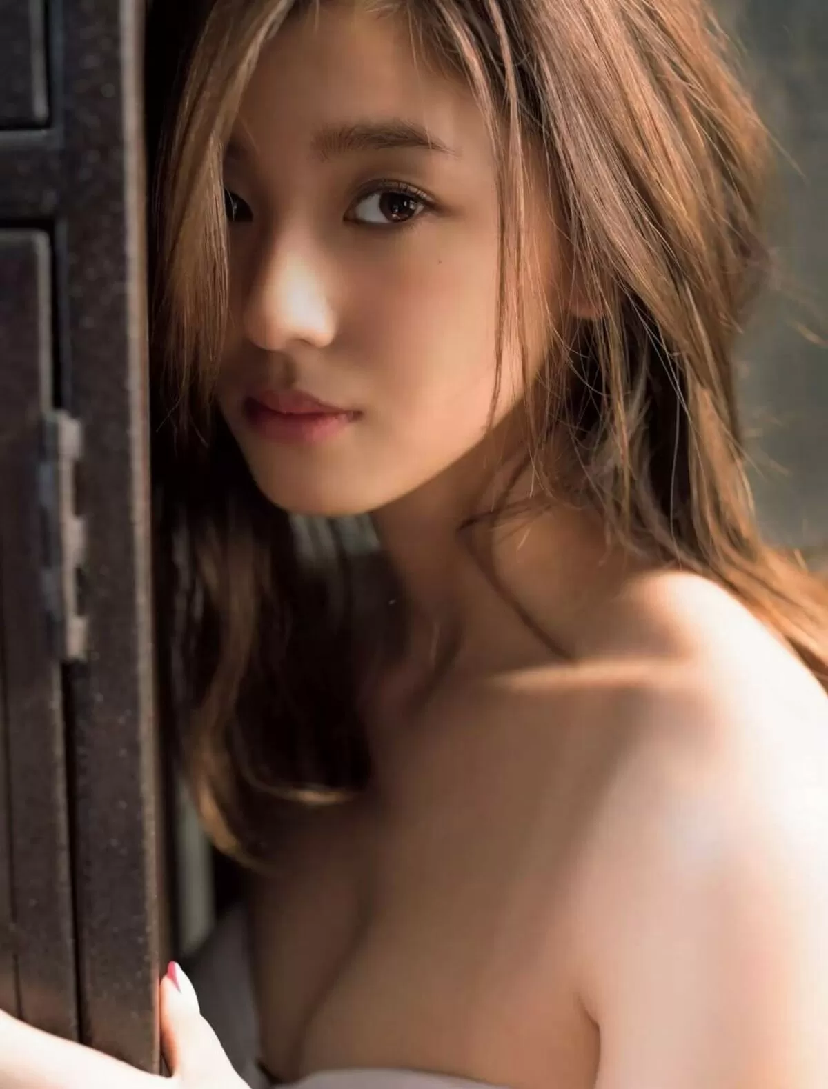 朝比奈彩のおっぱい画像004