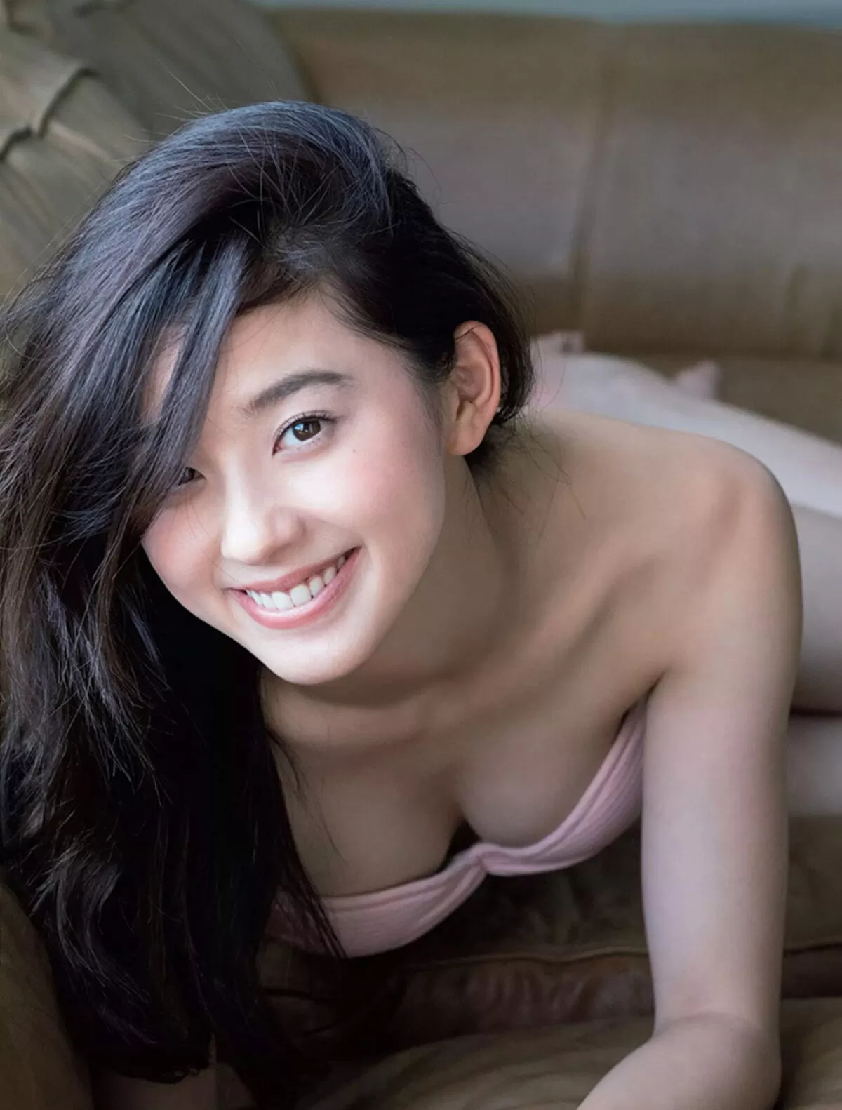 朝比奈彩のおっぱい画像040