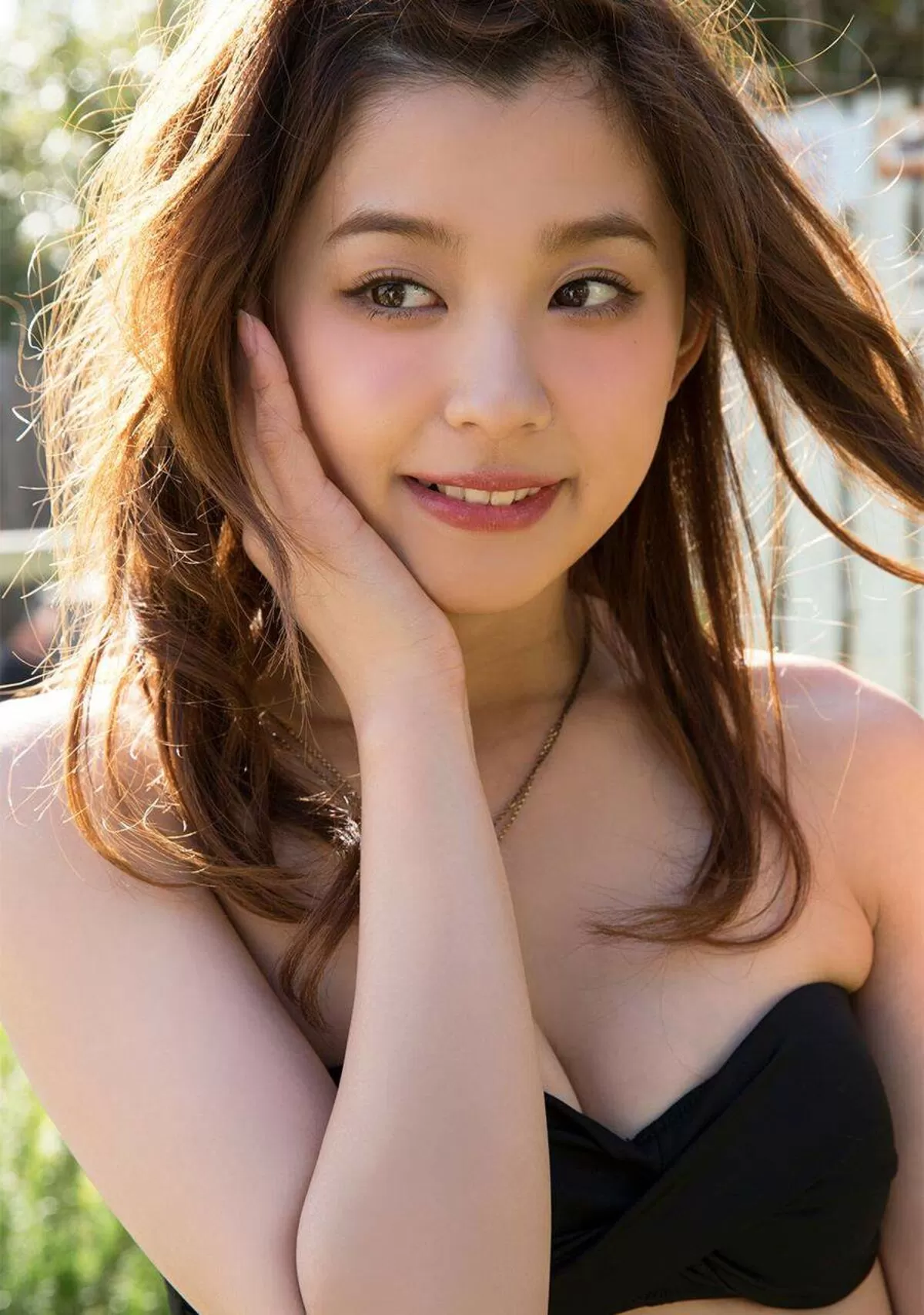 朝比奈彩のおっぱい画像041