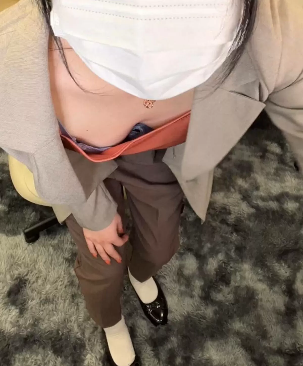 胸チラ画像055