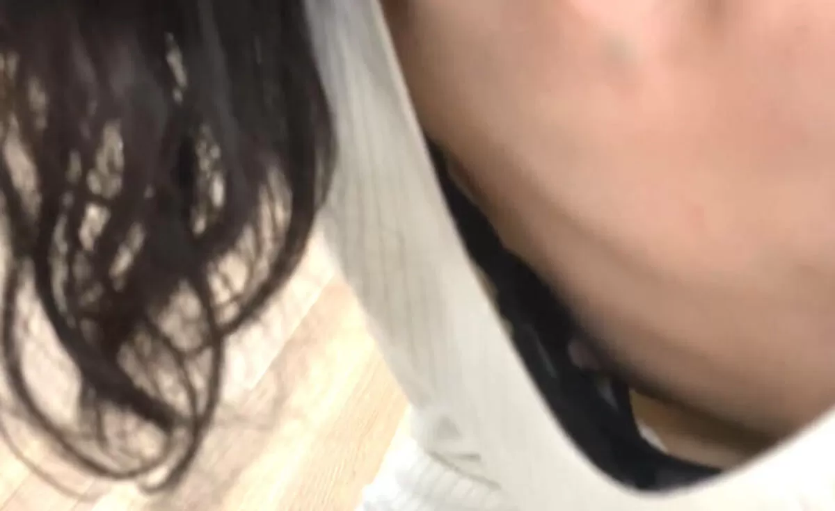 乳首チラ画像015