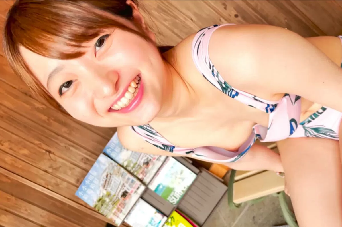 乳首チラ画像078