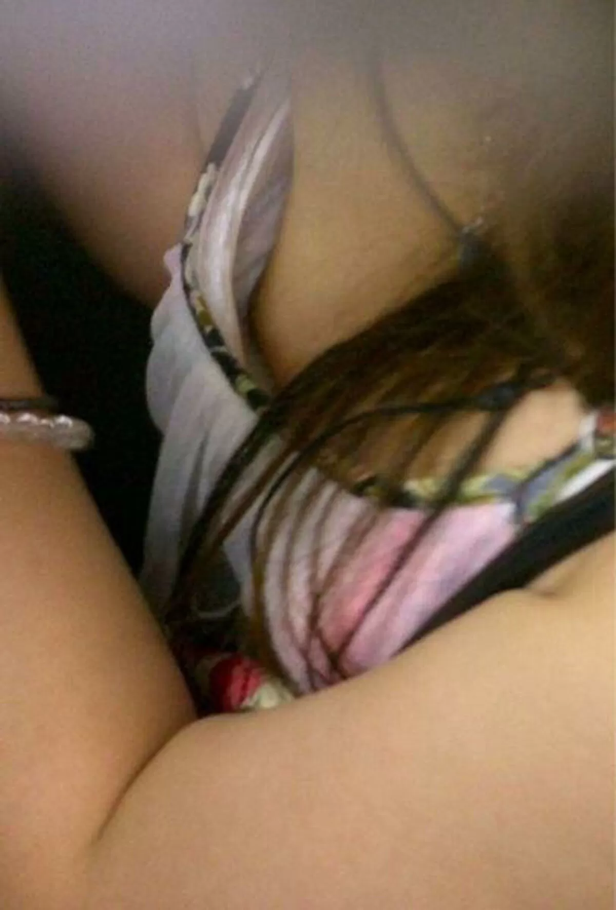 乳首チラ画像124