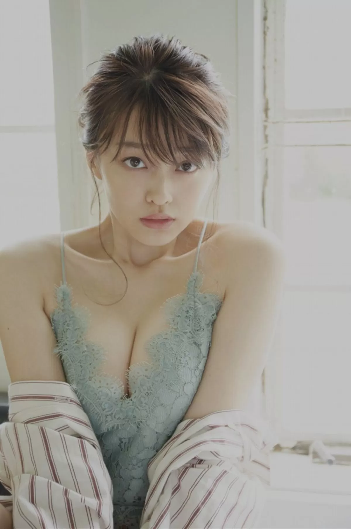 山地まりのおっぱい画像027
